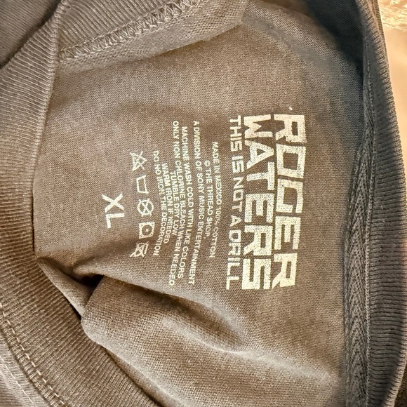 Roger Waters Tour T-Shirt Mens XL Charcoal Grey Cotton - Picture 3 of 4